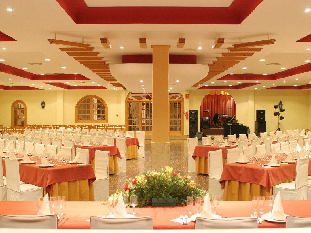 Moncada餐馆和美食-Salones Santa Barbara