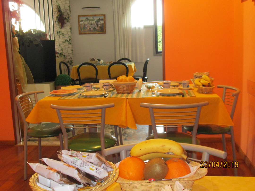 Tropical Hotel主图