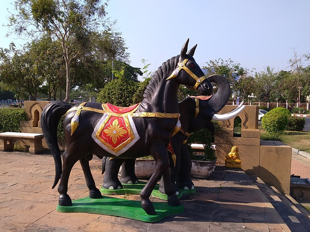 Statue of King Narai the Great景点图片