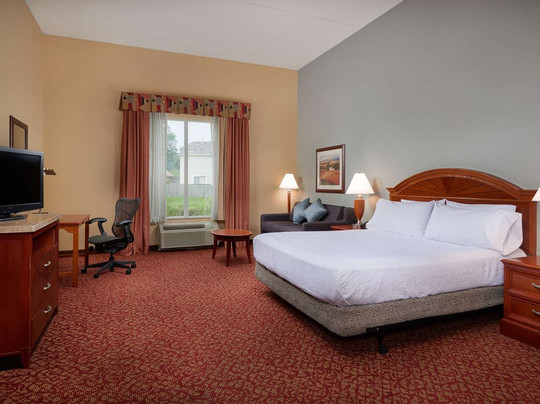 纽波特纽斯希尔顿花园酒店主图