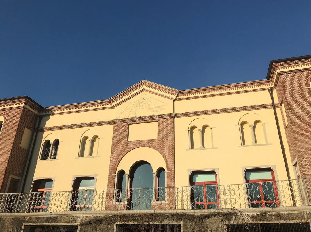 Biblioteca Comunale di Somma Lombardo "G. Aliverti"景点图片