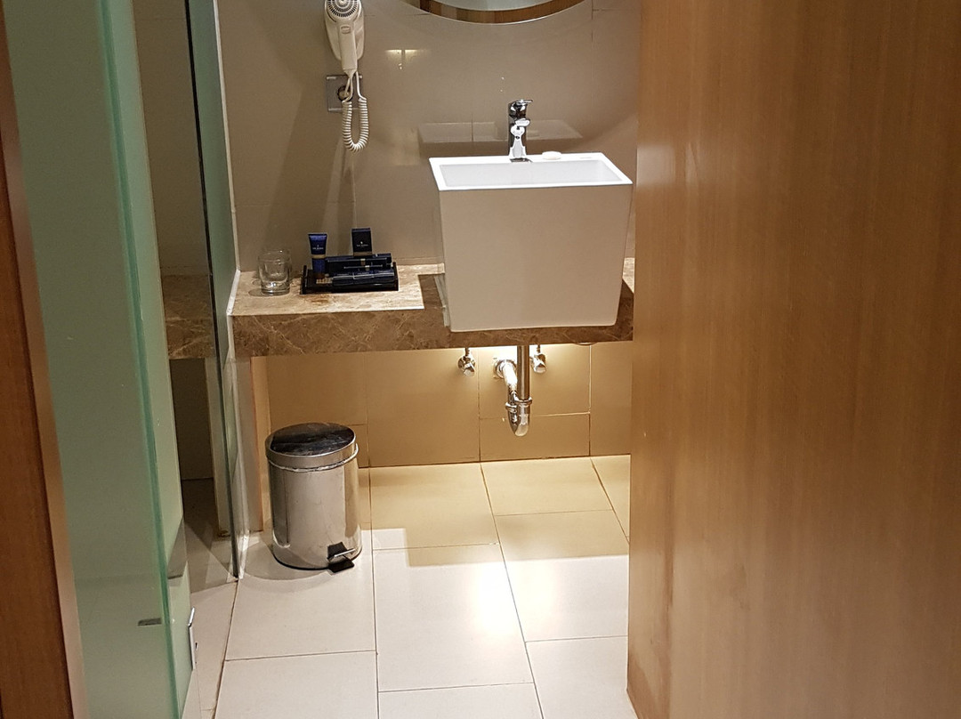 The Rinra Makassar主图