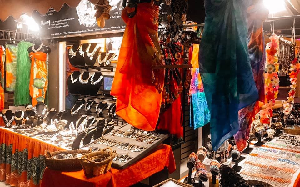 Tahitian Treasures-拉叶必去景点