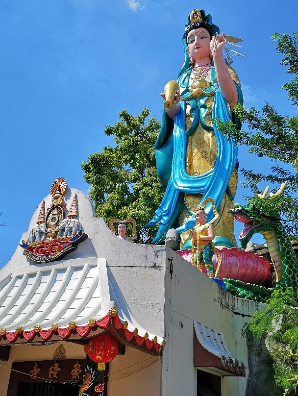 Phra Pothisat Kuan Im Park-龙仔厝必去景点