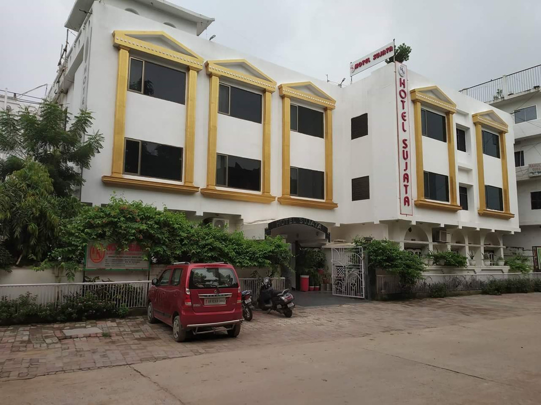 苏亚塔酒店主图