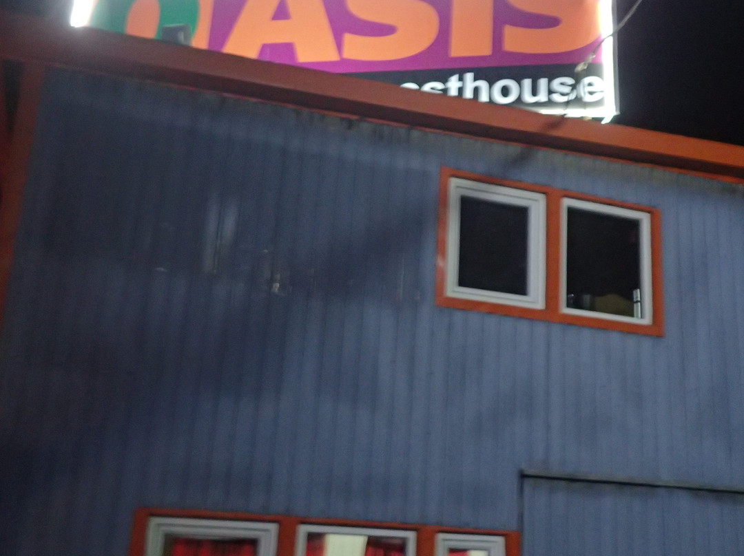 Oasis Cafe & Guesthouse主图
