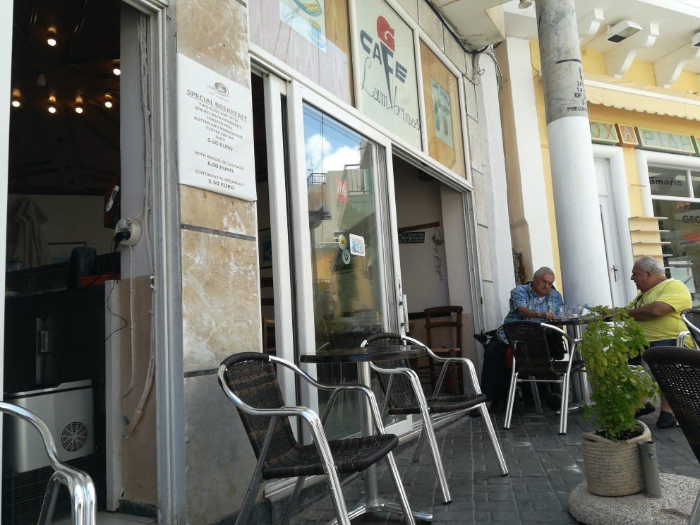 Cafe Lambrinos