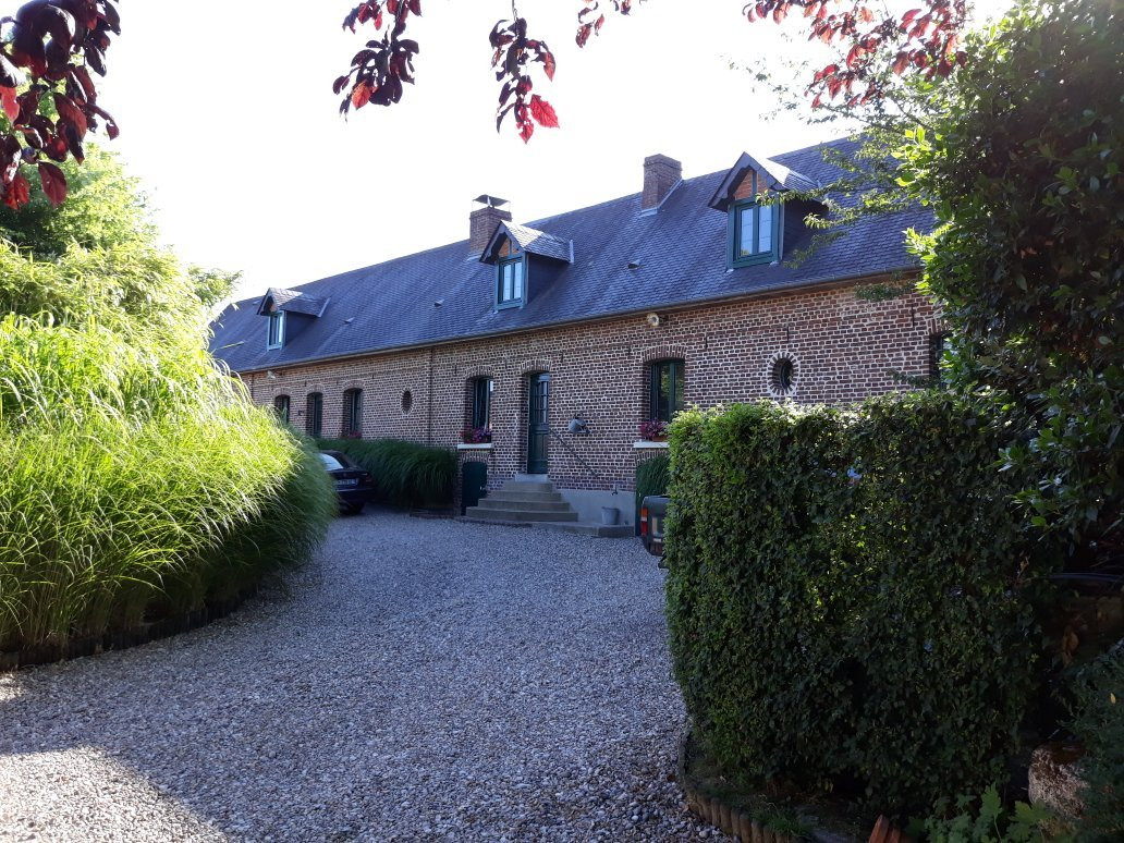 Le Village主图