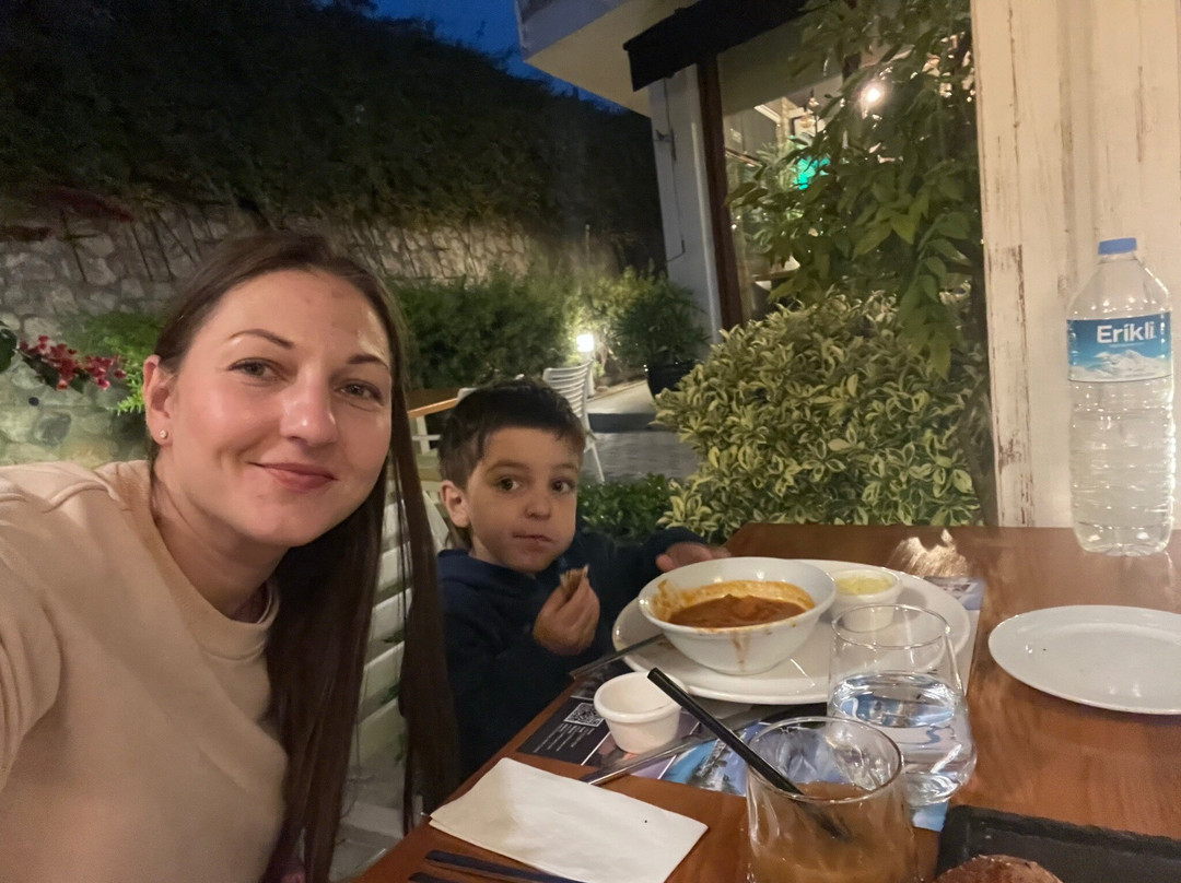 Taro Bar & Restaurant