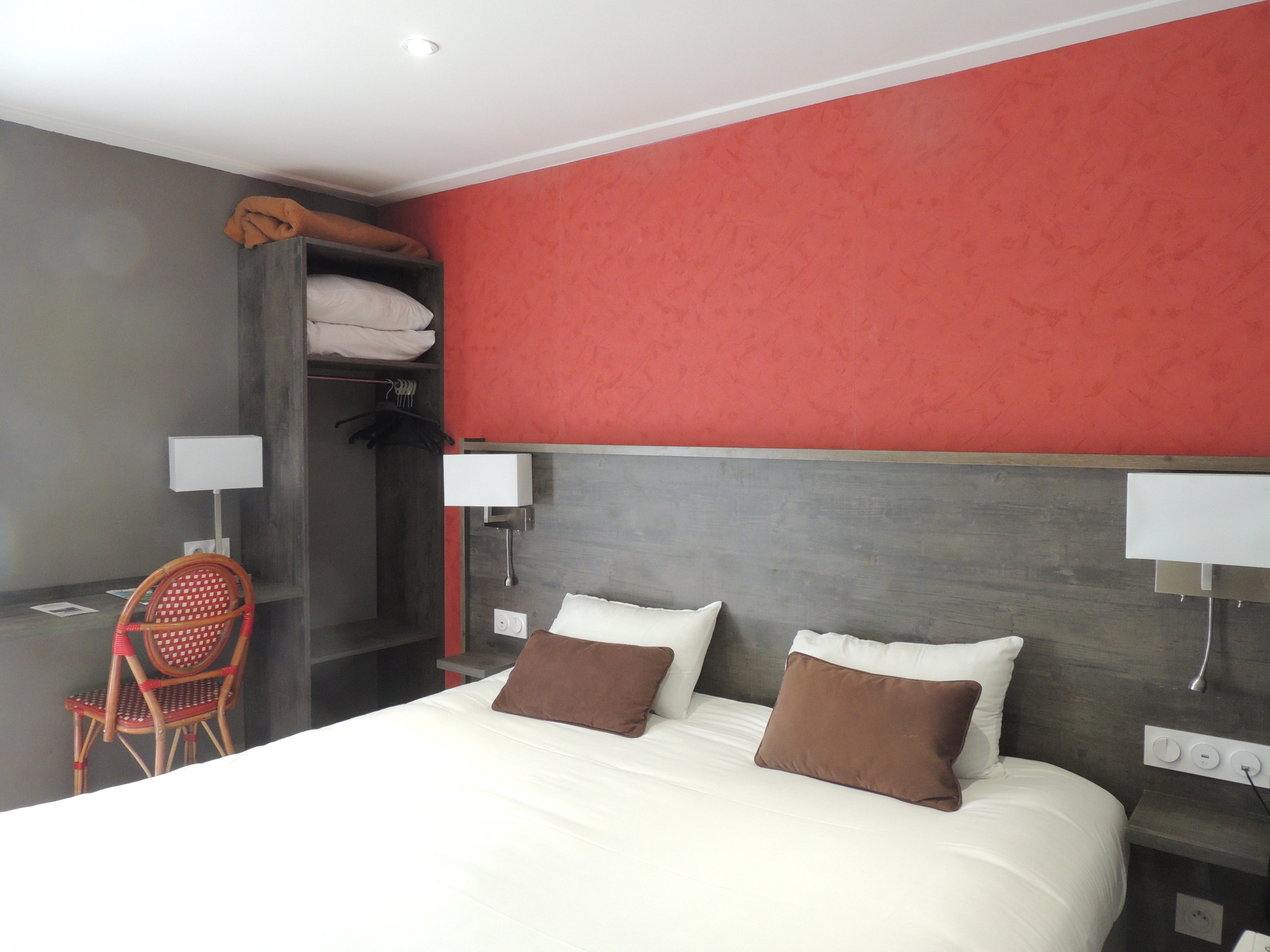 Hotel Crocus-官方
