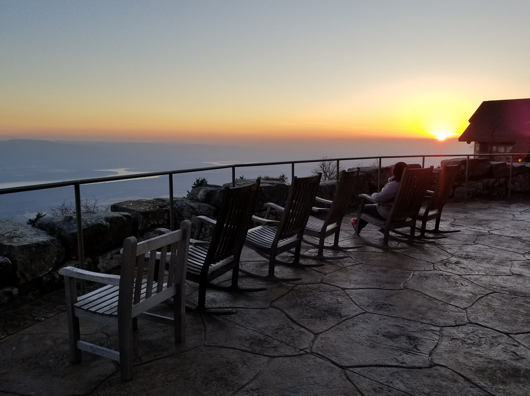 The Lodge at Mount Magazine主图