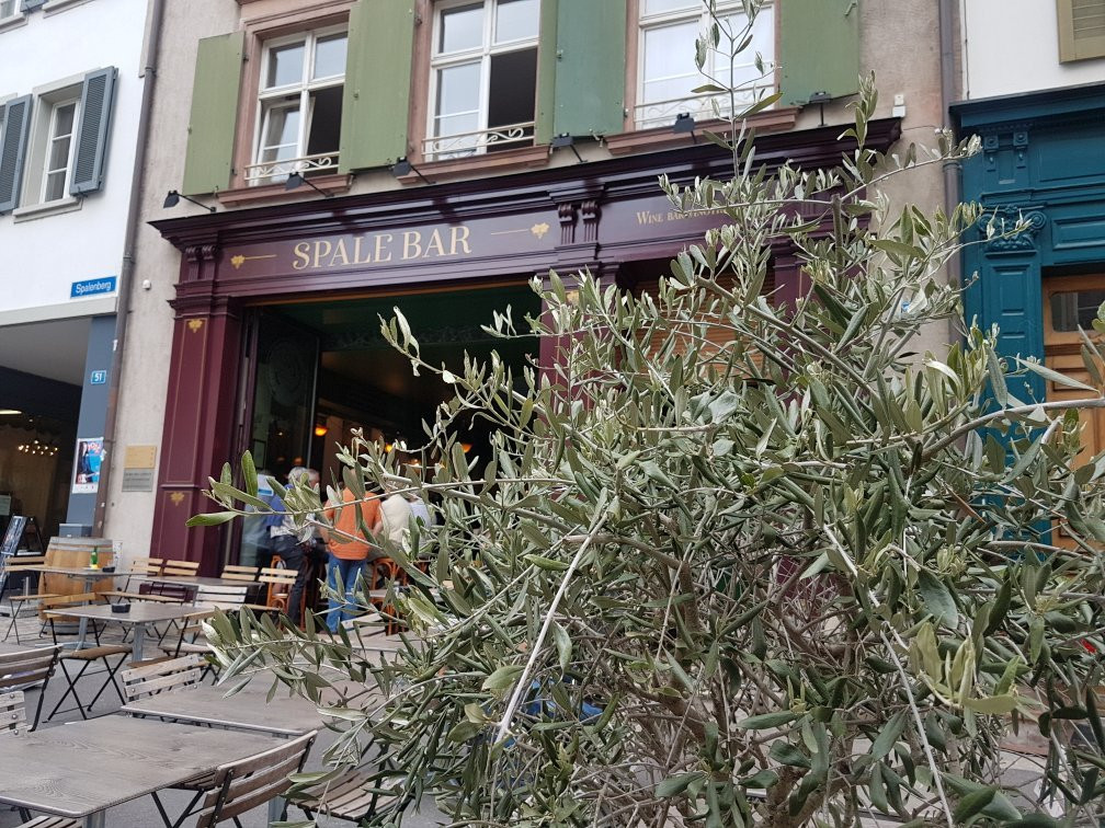 Spale Bar