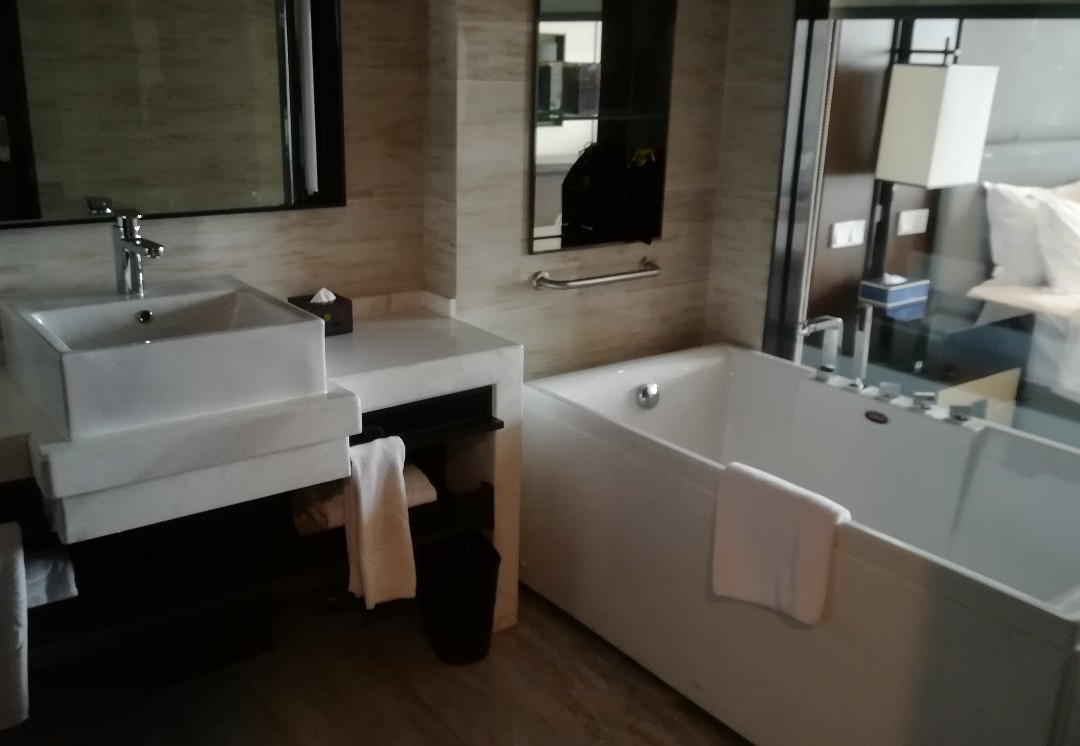 乾坤国际大酒店主图