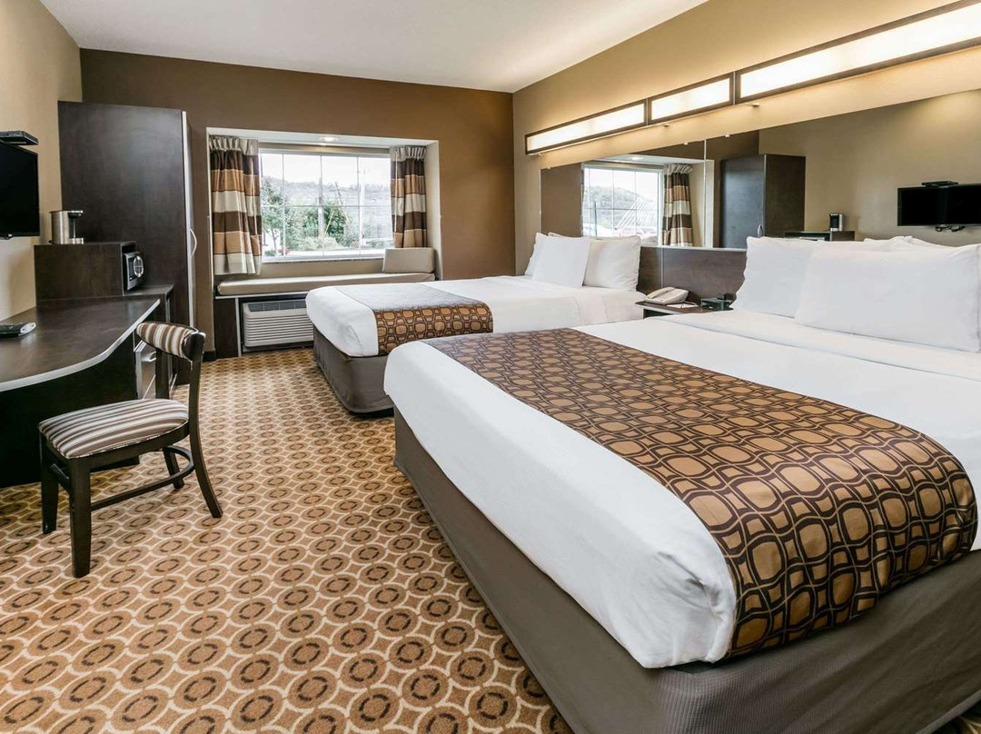 Sleep Inn & Suites Steubenville At The University主图