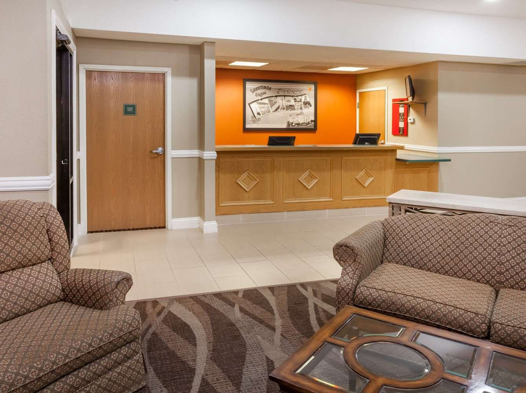 Super 8 by Wyndham Rochester主图