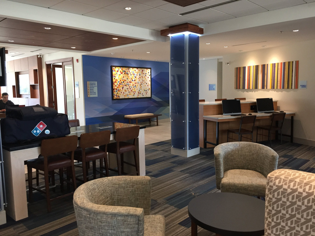 Holiday Inn Express & Suites Terrace By IHG主图