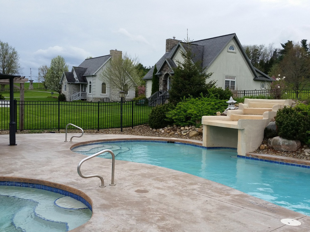 Premier Carriage House Cottages主图