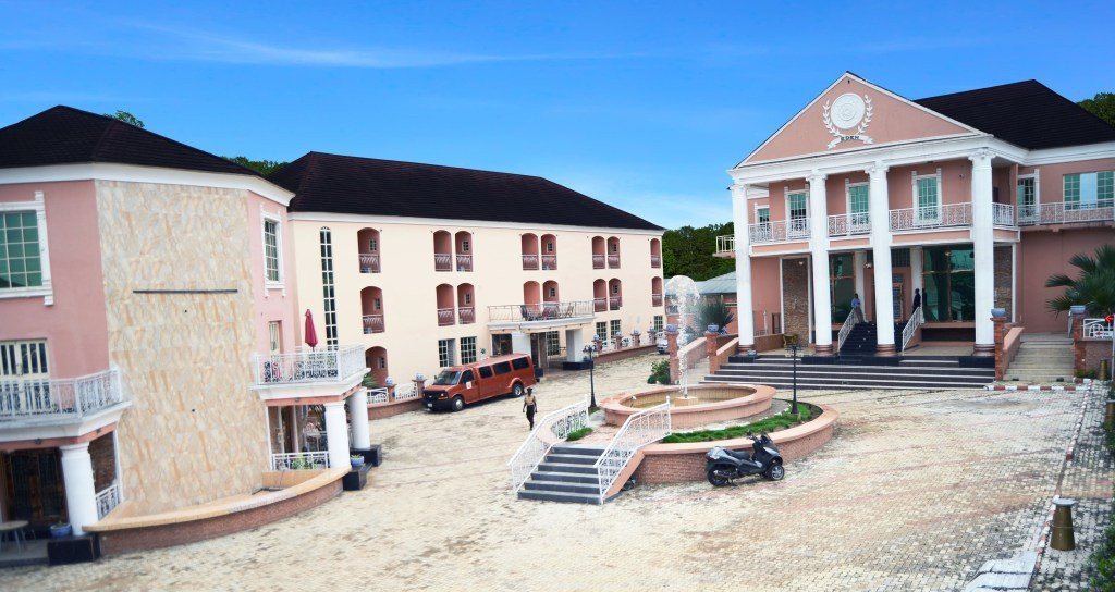 Eden Hotel and Resorts主图