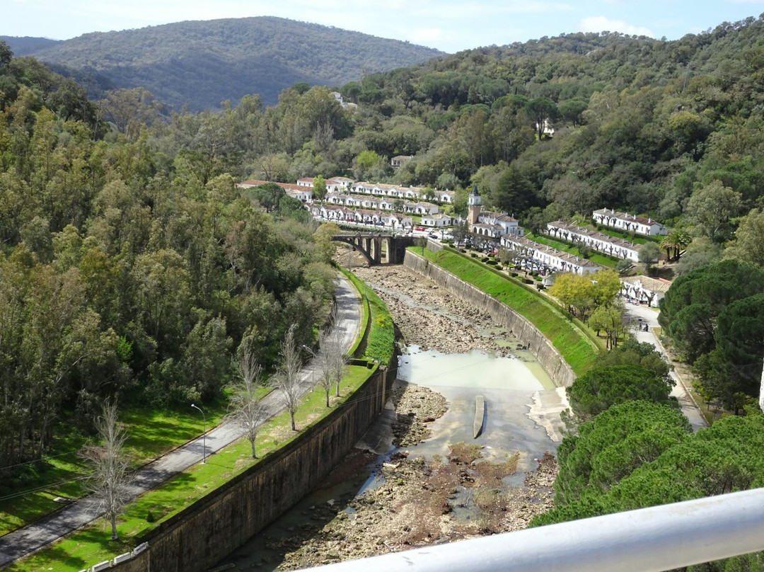 San Jose del Valle旅游景点-Los Hurones Reservoir