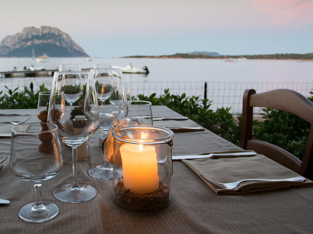 Porto San Paolo餐馆和美食-Ristorante Il Portolano