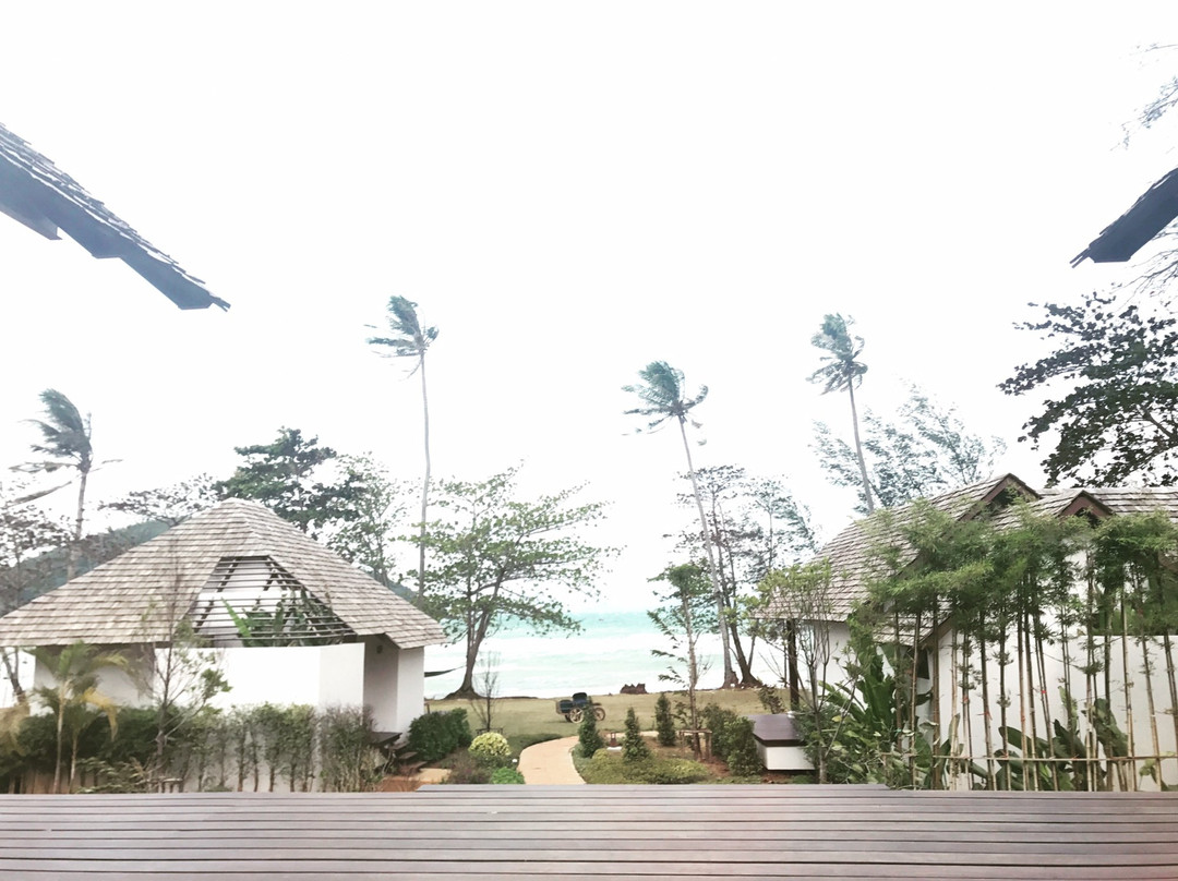 Mira Montra, The Beachfront Resort主图