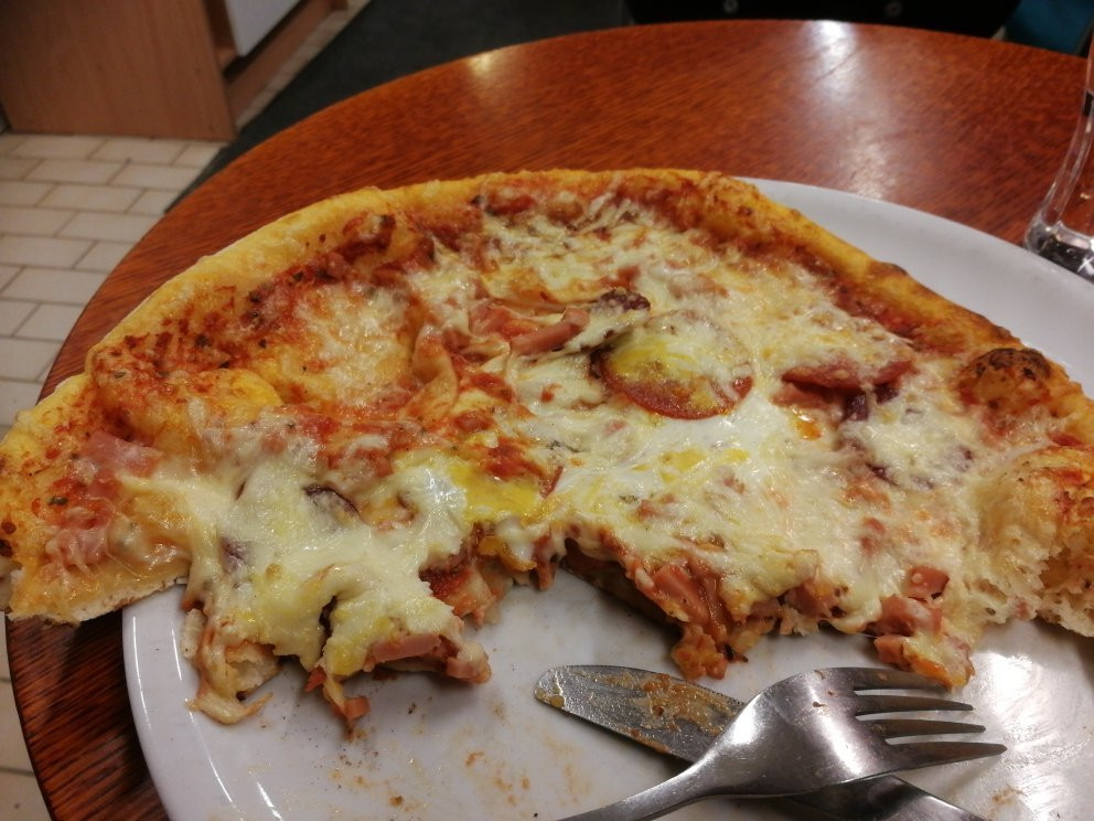 Ylaston Pizza Ja Grilli