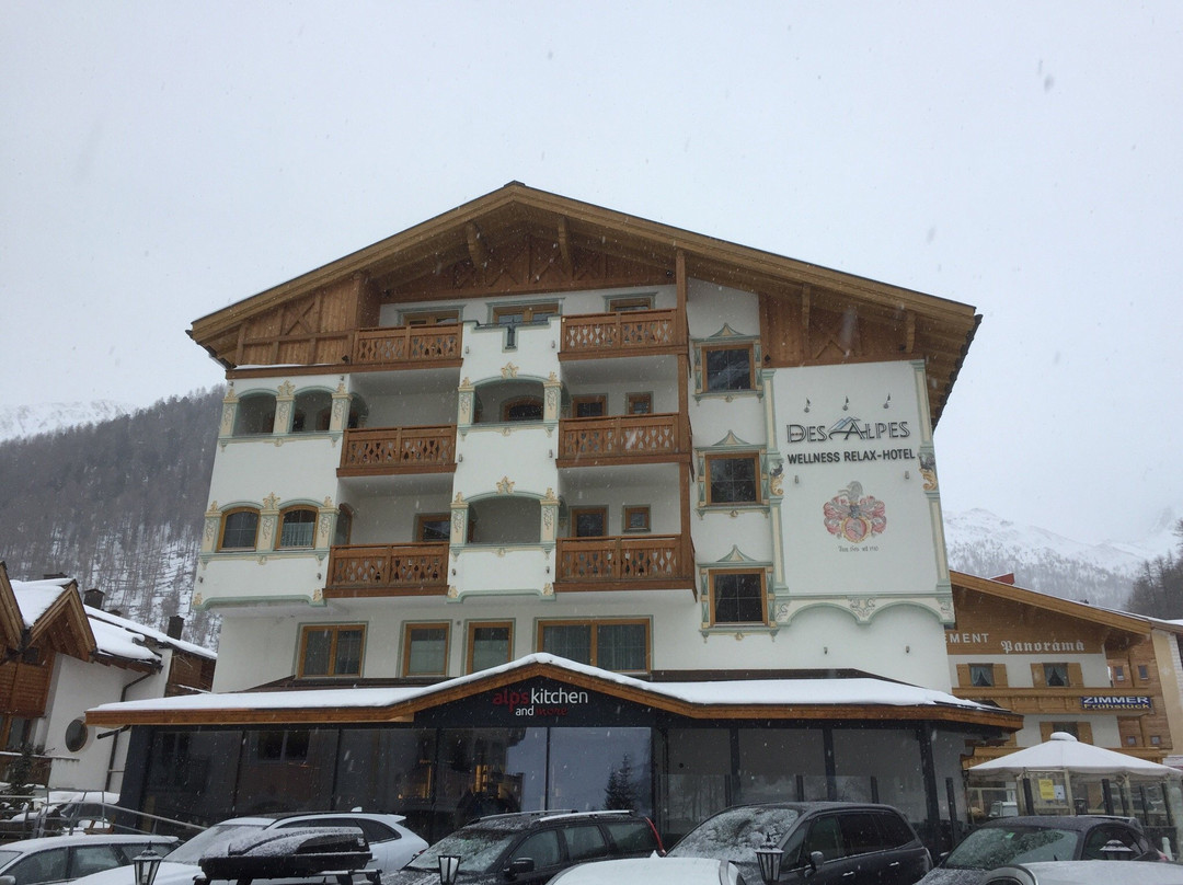 萨姆瑙恩酒店住宿-Hotel Des Alpes