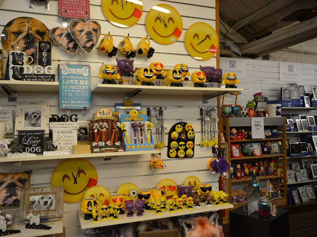 Holm Mills Shopping Village景点图片