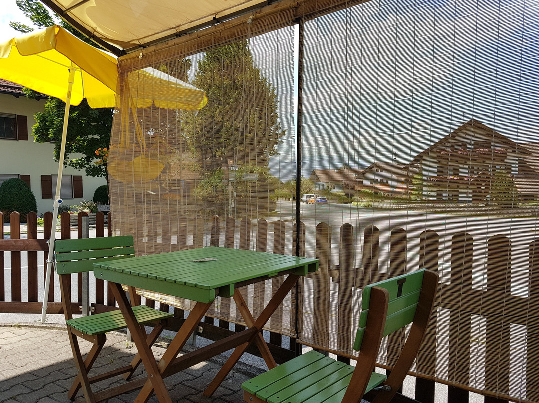 Ohlstadt餐馆和美食-Eis Cafe Maier