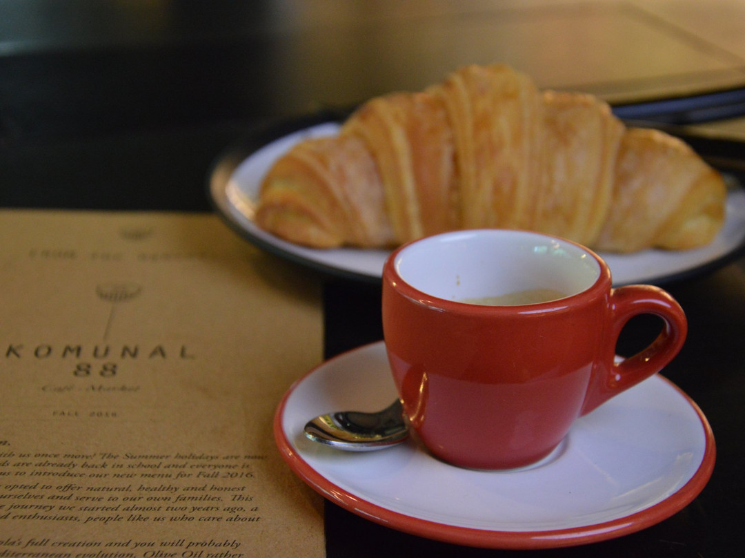 Komunal 88 Cafe-Market