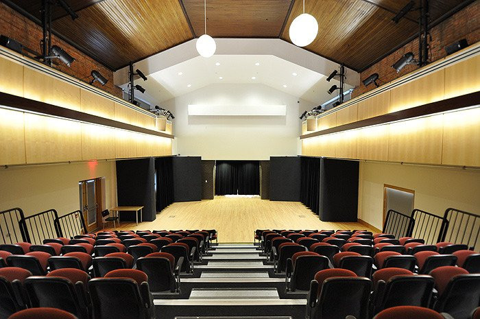 19 on the Park - Lebovic Centre For Arts & Entertainment-惠特彻奇-史托维尔必去景点