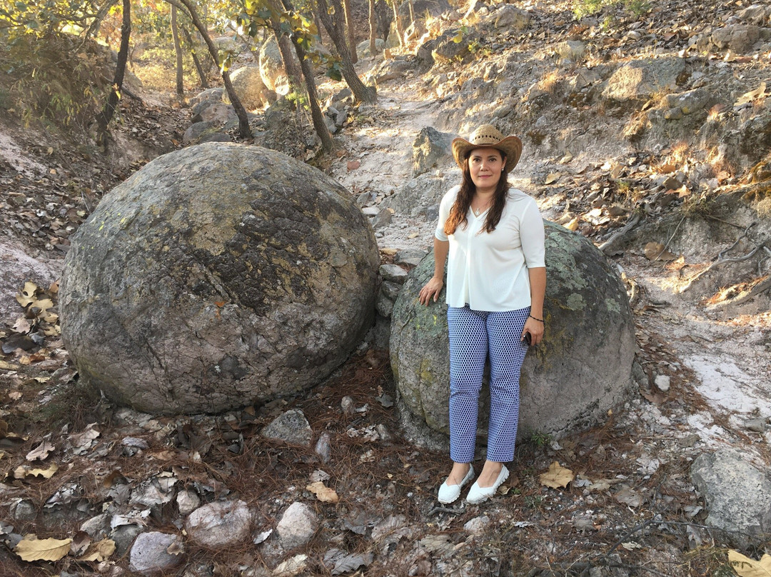 Las Piedras Bolas-Ahualulco de Mercado必去景点