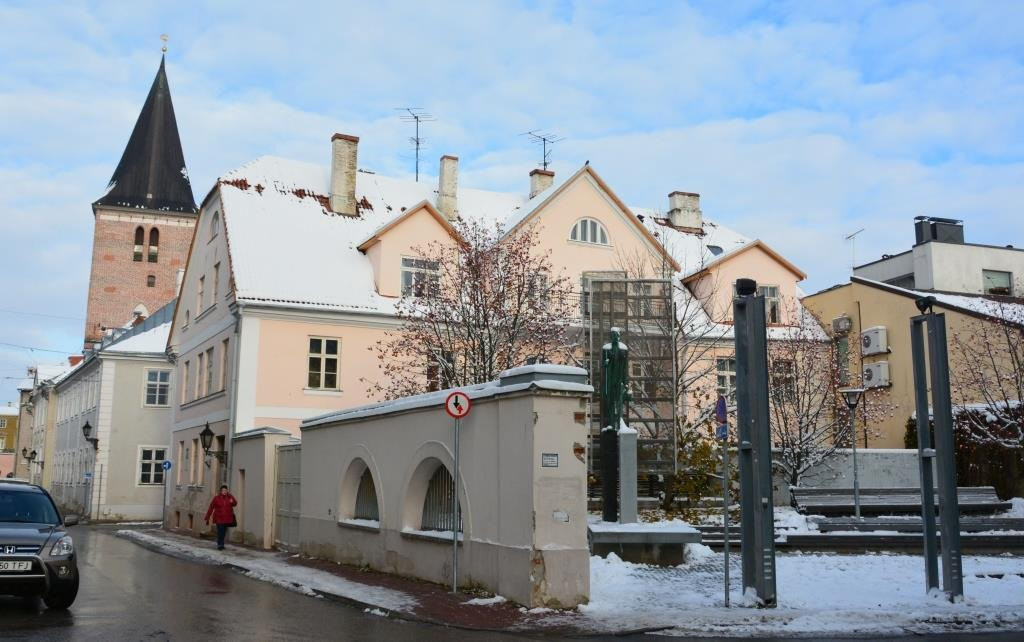 Monument to Jaan Tõnisson-塔尔图必去景点