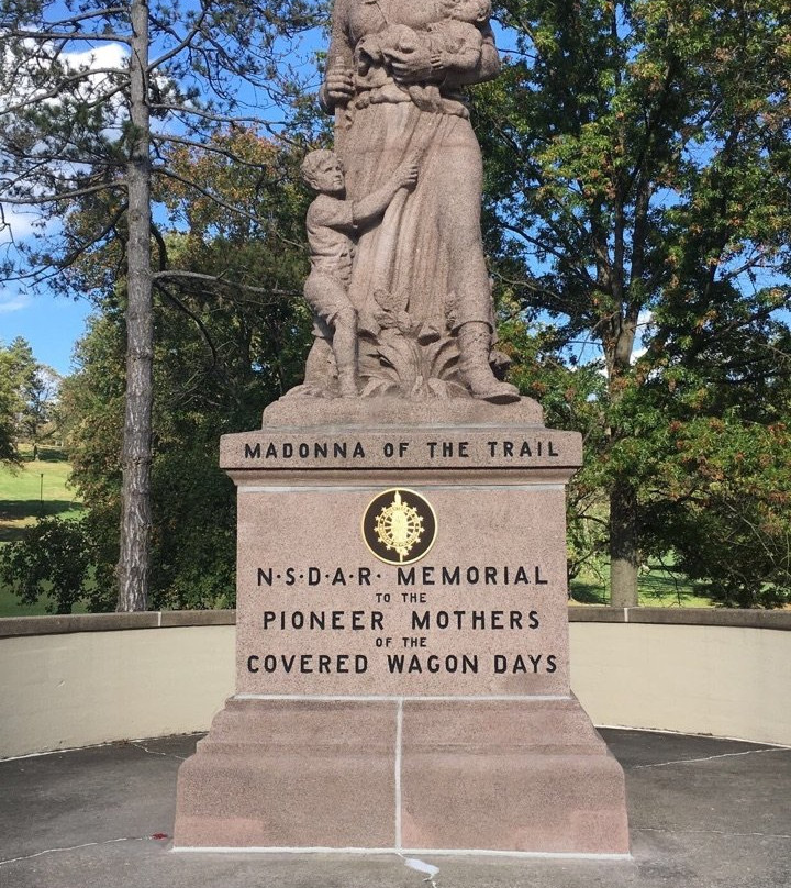 Madonna of the Trail-Wheeling必去景点