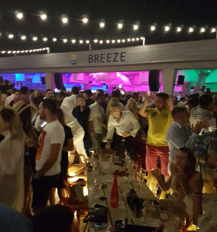Breeze Restaurant & Club景点图片