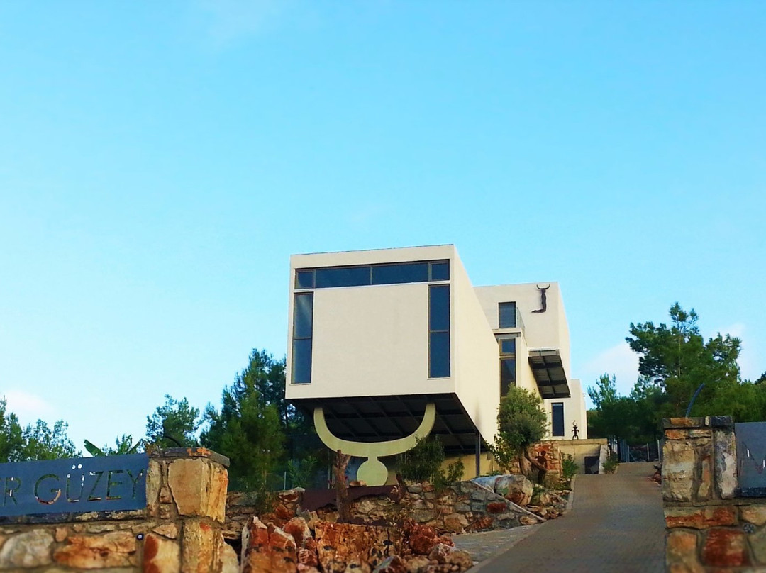 Ender Guzey Museum ARThill-博德鲁姆必去景点