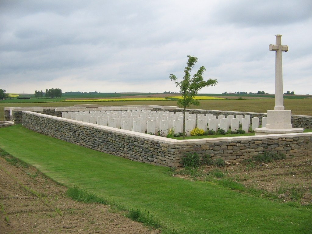 New Munich Trench British Cemetery景点图片