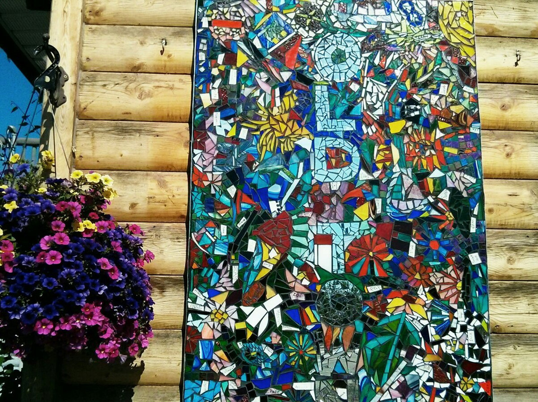 Down to Earth Gallery-黄刀镇必去景点