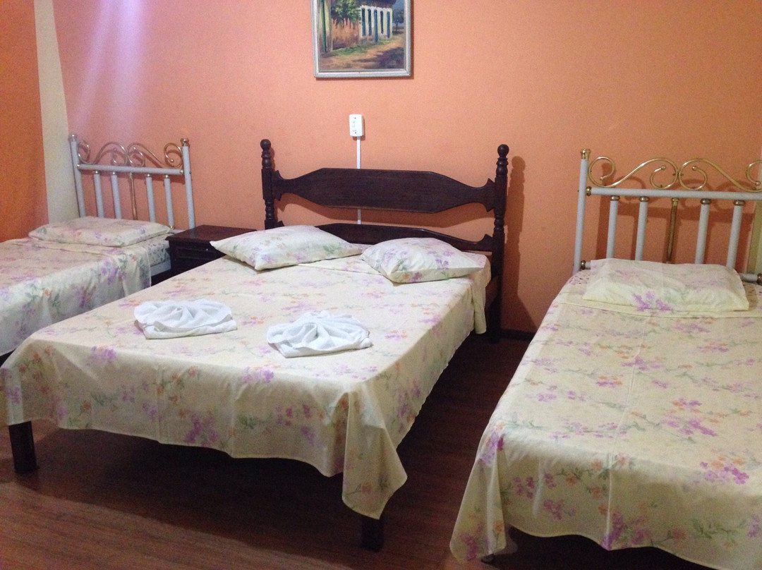 Status Hotel