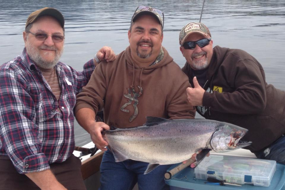 Powell River Sportfishing-鲍威尔里弗必去景点