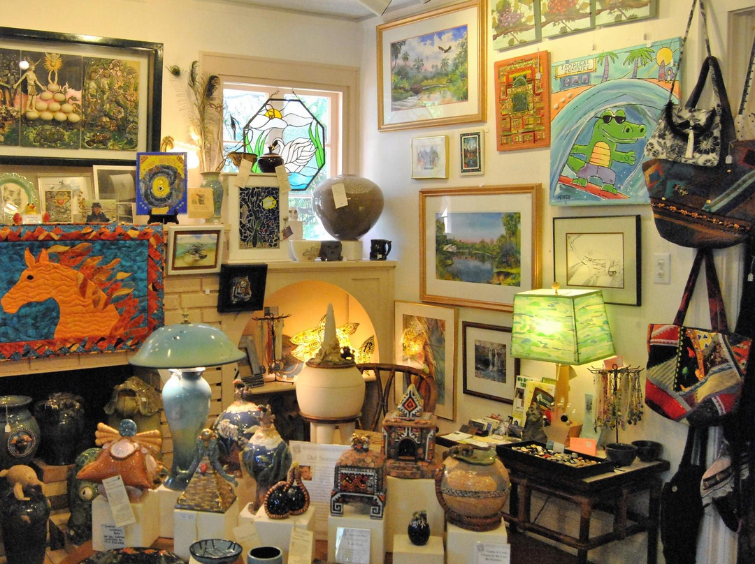 The Artistic Hand Gallery & Studio-Oviedo必去景点