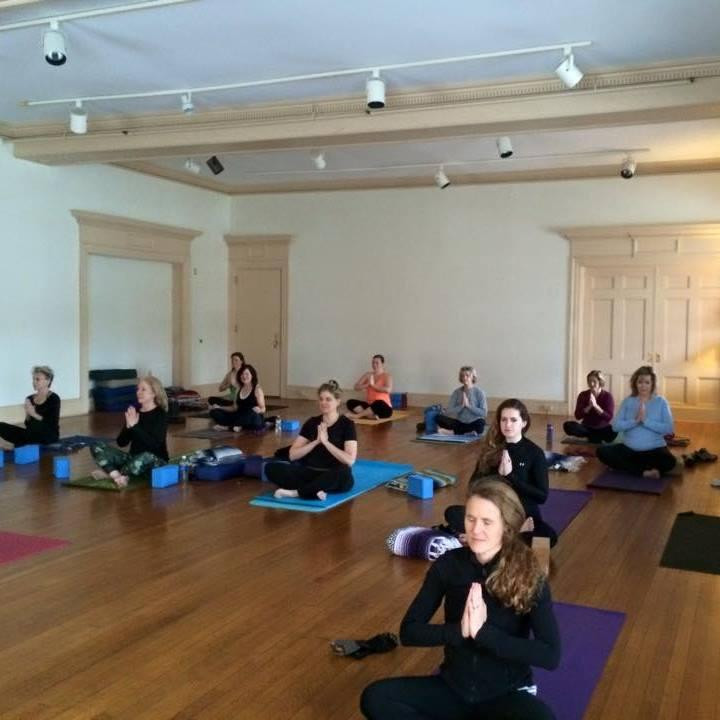 Lenox Yoga景点图片