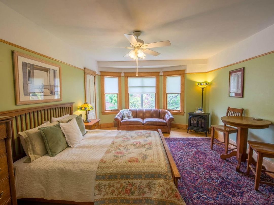 Snowbird Inn Bed & Breakfast主图