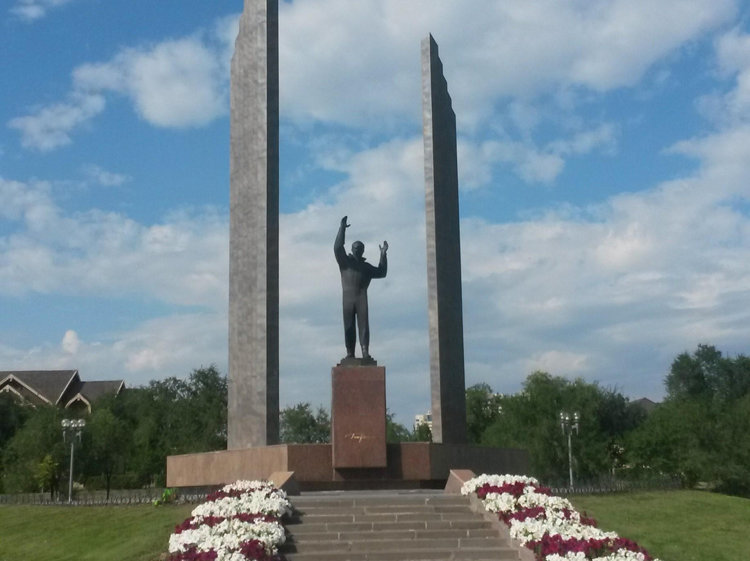 Statue of Gagarin景点图片