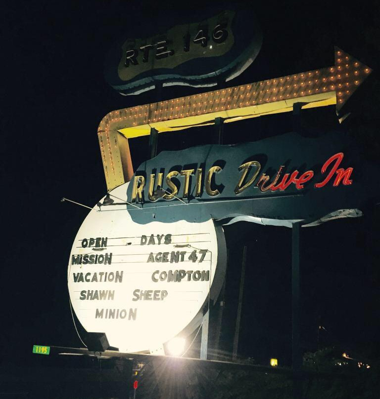 Rustic Tri-view Drive In 3-North Smithfield必去景点