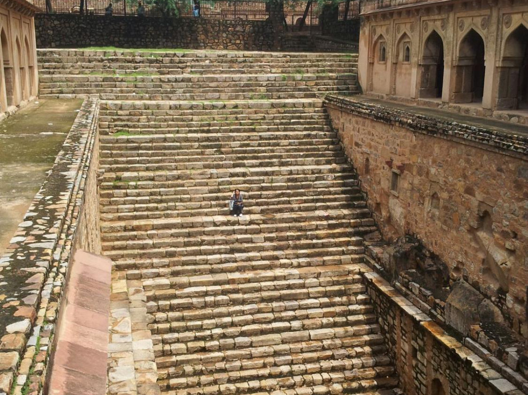 Rajon Ki Baoli-新德里必去景点