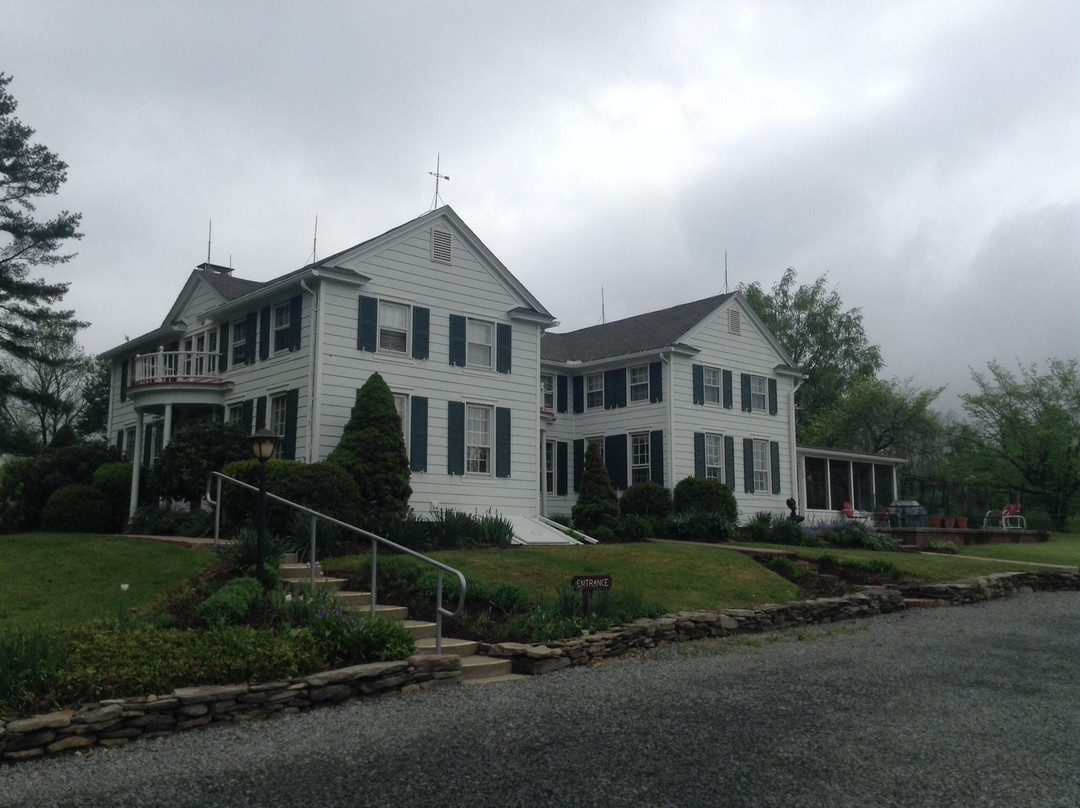 Meshoppen酒店住宿-The Weeping Willow Inn