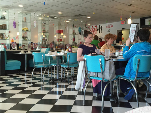 Lola's Diner