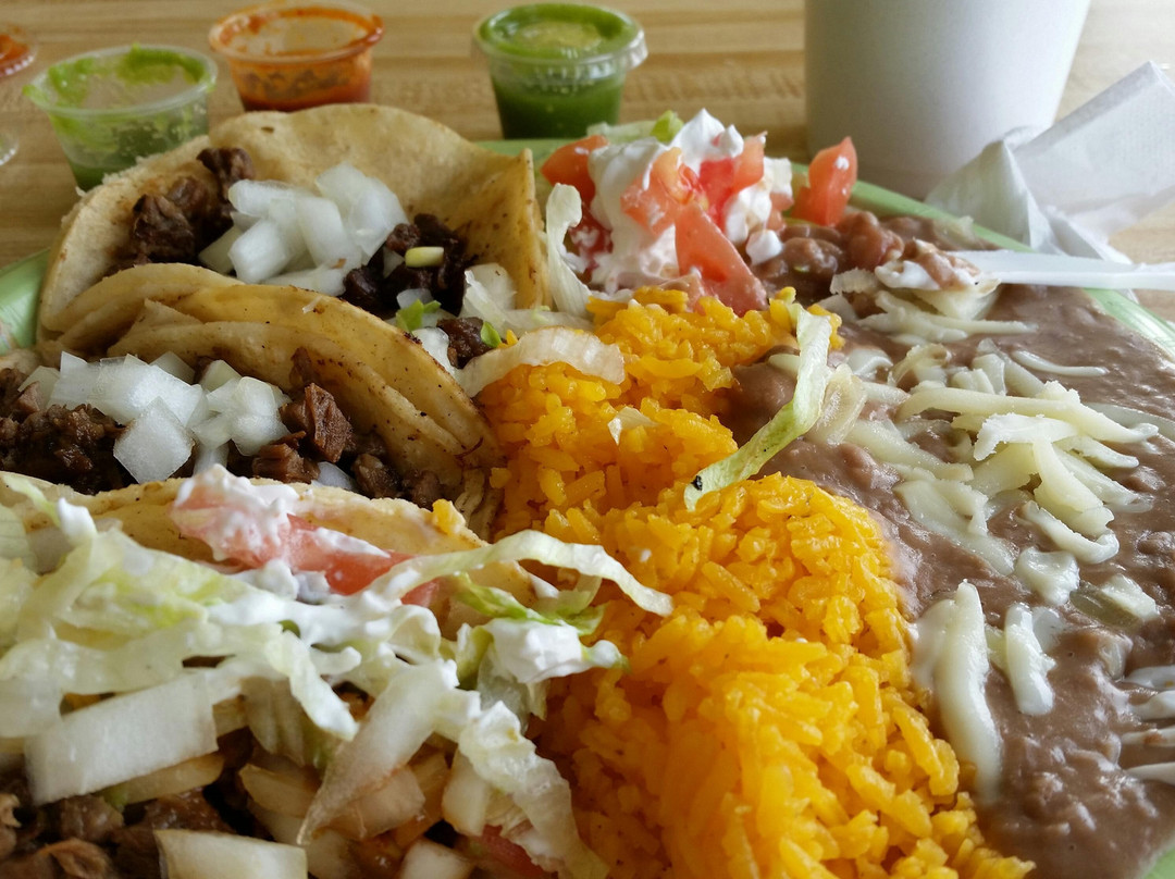 Round Lake餐馆和美食-Leo's Pizza and Grill