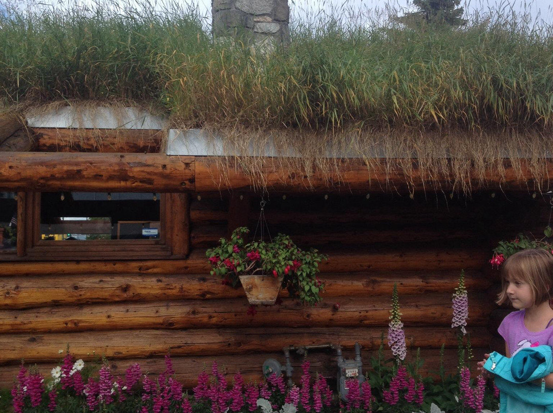 Visit Anchorage Log Cabin Visitor Information Center-安克雷奇必去景点